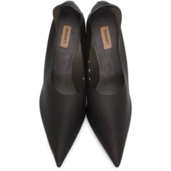 NEW. YEEZY Season 7 PVC Pump Heels in Akon Size 35/5 - Picture 1 of 14